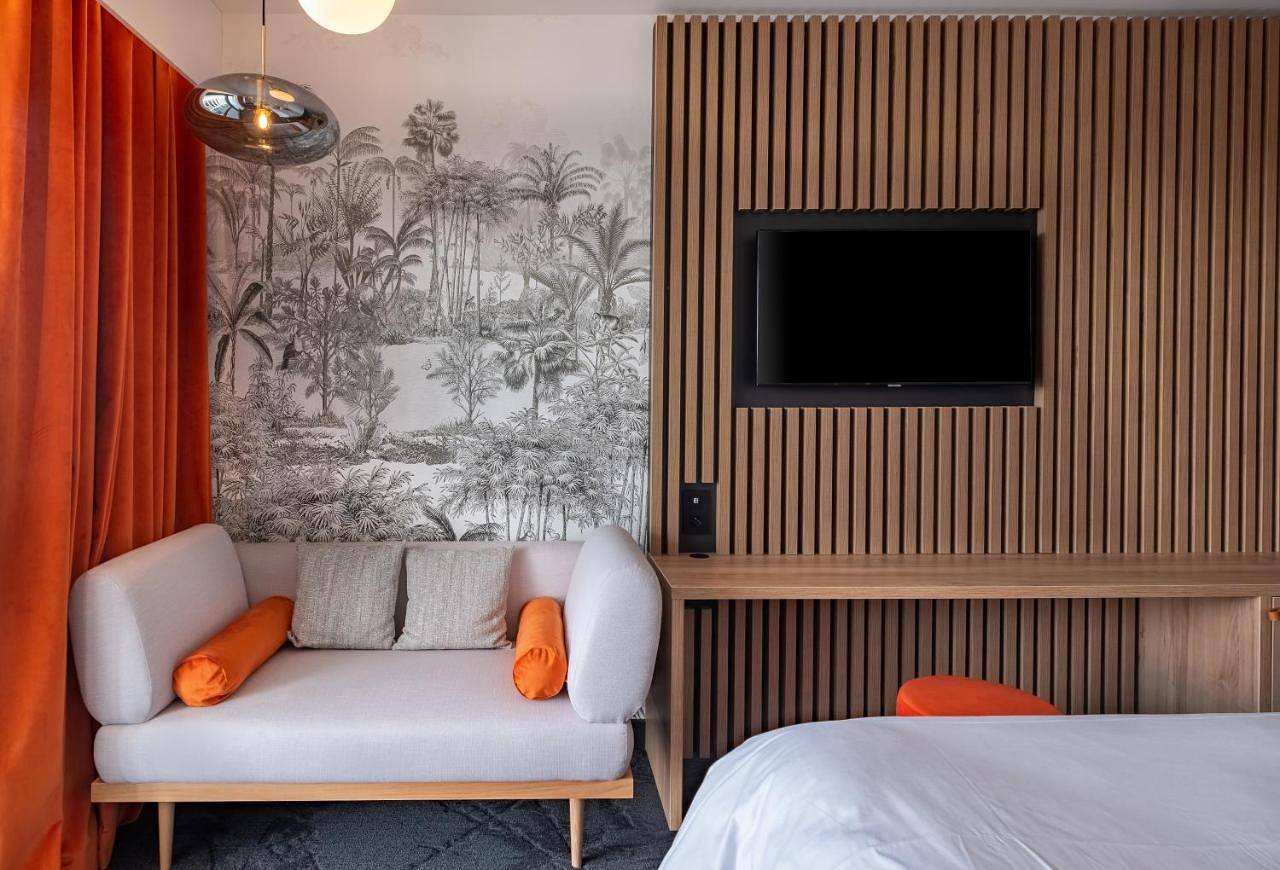 Hôtel pour 2 personnes avec terrasse in Limonest, Lyon et ses environs