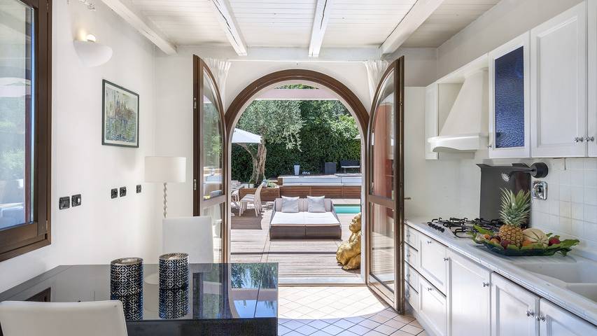 Location de vacances pour 12 personnes, avec jacuzzi et jardin, animaux acceptés à Misano Adriatico - 4