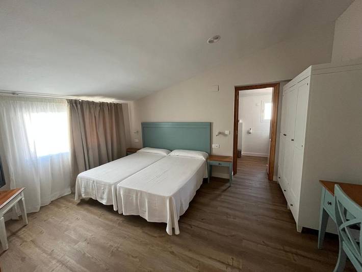 Apartahotel para 3 personas, con piscina y jardín, Se admiten mascotas en 