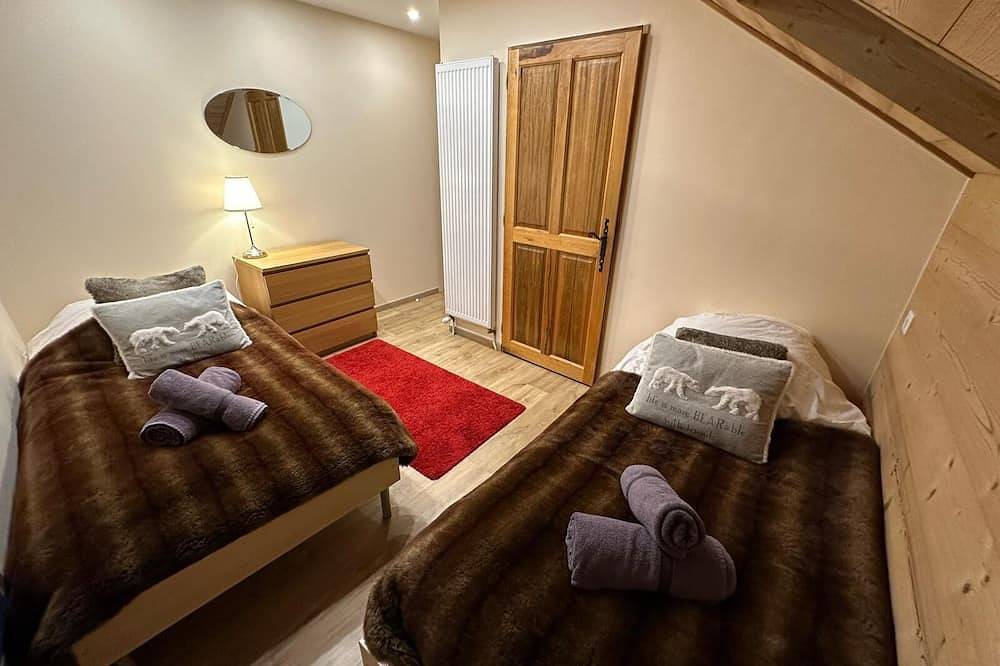 Exclusive Private Chalet in the Pyrenees | 6 Ensuite Bedrooms | Sleeps 12 in Avajan, Pyrénées