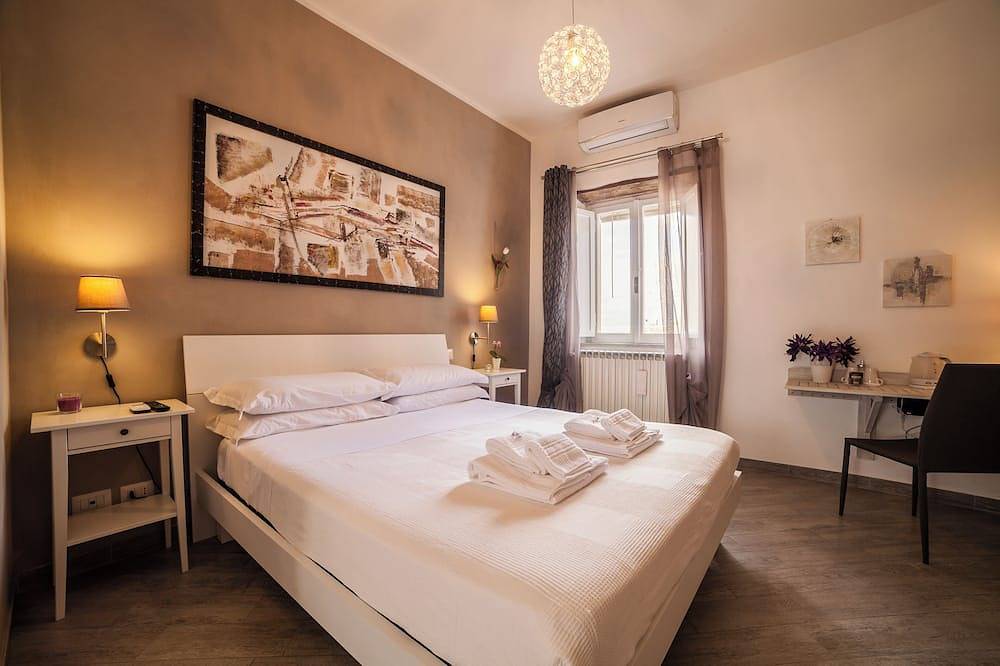 In the historic  center of Tivoli near Villa d'Este and Villa Gregoriana in Tivoli, Provincia di Roma