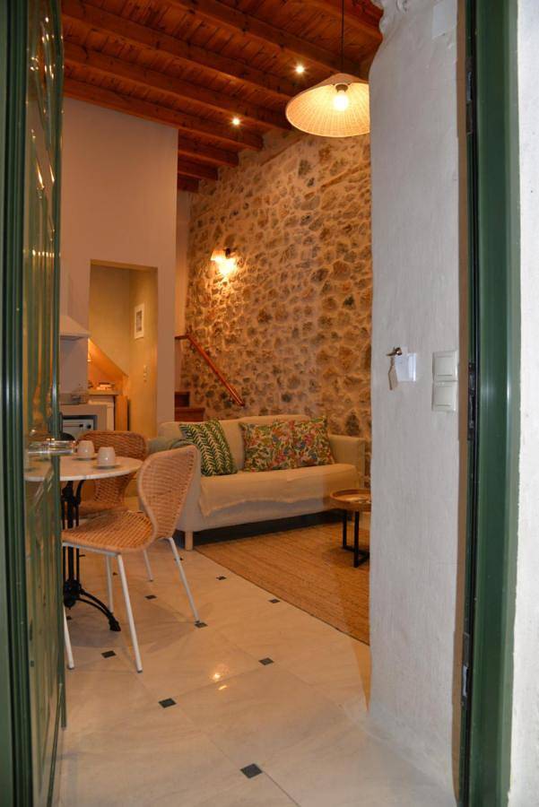 Gîte pour 4 personnes, avec balcon dans Gytheion