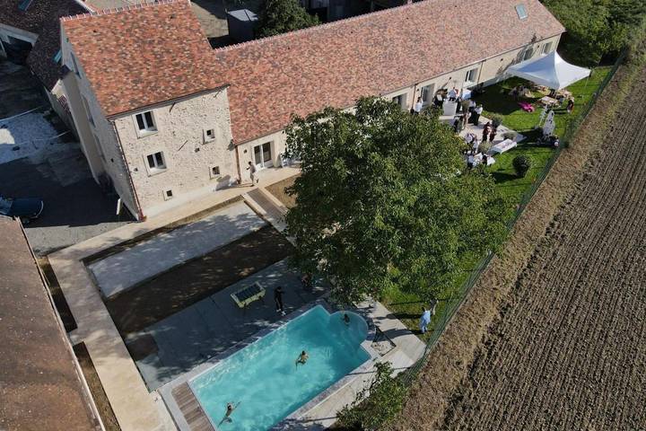 Location de vacances pour 15 personnes, avec piscine et jardin, animaux acceptés dans Crèvecœur-en-Brie