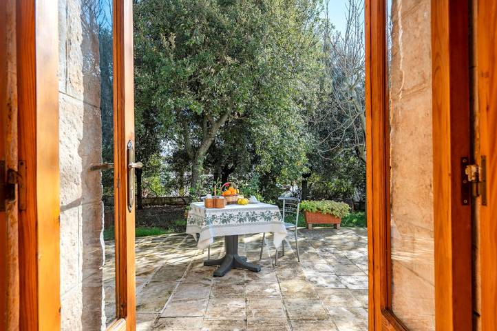 Casa Vacanze "Trullo Nova - Ostuni" con Giardino & A/C in Ostuni, Salento