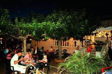 Camping pour 6 Personnes dans Roquebrune-sur-Argens, Région de Draguignan, Photo 4