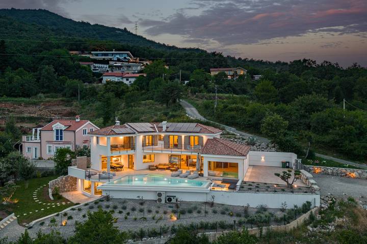 Villa für 6 Personen, mit Sauna und Pool sowie Terrasse und Meerblick, mit Haustier in Opatija Riviera