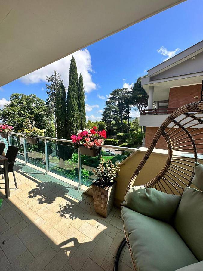 Appartamento per 3 persone, con panorama e terrazza in Marino