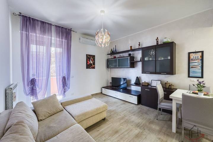 Appartamento intero, [Ospedale S. Paolo 2 min] HiperWifi • SmartTV • AC in Savona (Città), Savona