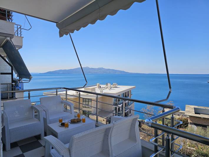 Ganze Wohnung, Ferienwohnung für 3 Personen mit Balkon in Sarandë, Vlorë