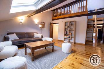 Gîte pour 7 personnes, avec jardin, animaux acceptés à Les Cabannes