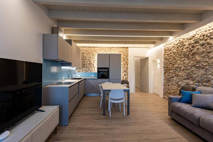 Appartamento per 8 persone, con panorama e giardino in Bussolengo