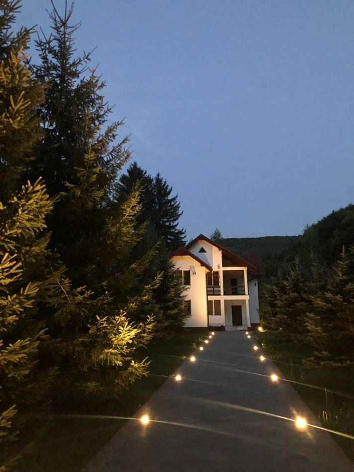 Villa pour 10 personnes, avec jacuzzi et jardin, adapté aux familles en Roumanie - 2