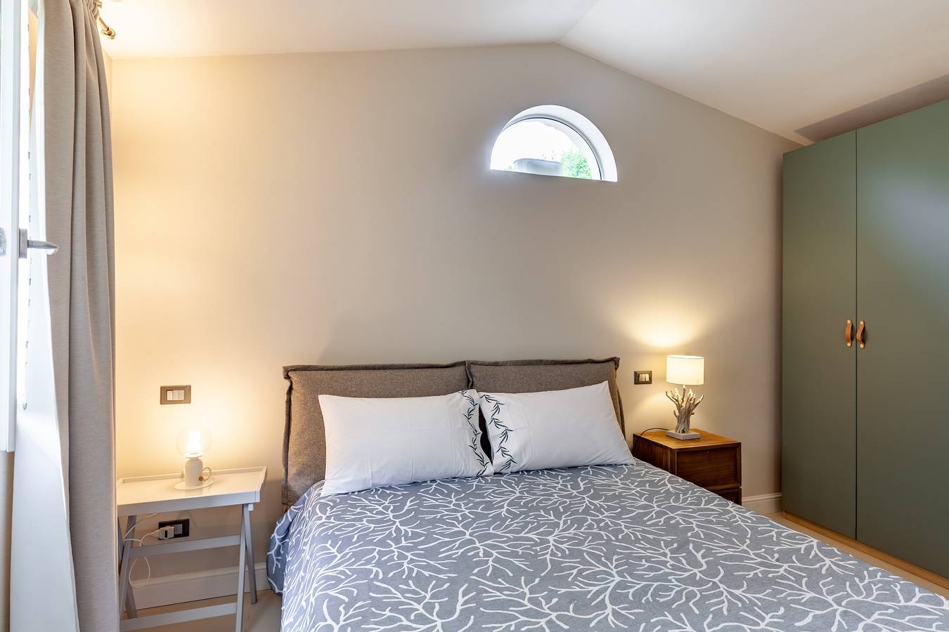 Apartamento entero, Apartamento 'Casa Ara' con piscina compartida, terraza privada y Wi-Fi in Pietrasanta, Costa de la Maremma