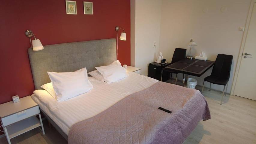Hotel für 4 Personen, mit Terrasse und Garten sowie Sauna und Seeblick