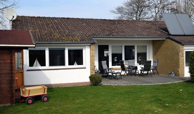 Ferienhaus "Haus Strandlagune" mit privater Terrasse, privatem Garten und Wlan in Hundestrand Büsum, Büsum