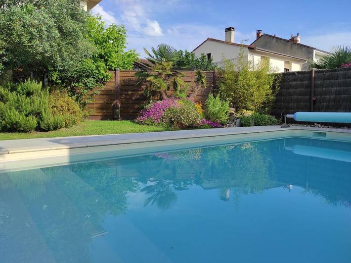 Location de vacances pour 3 personnes, avec jardin ainsi que piscine et vue à Talence - 2