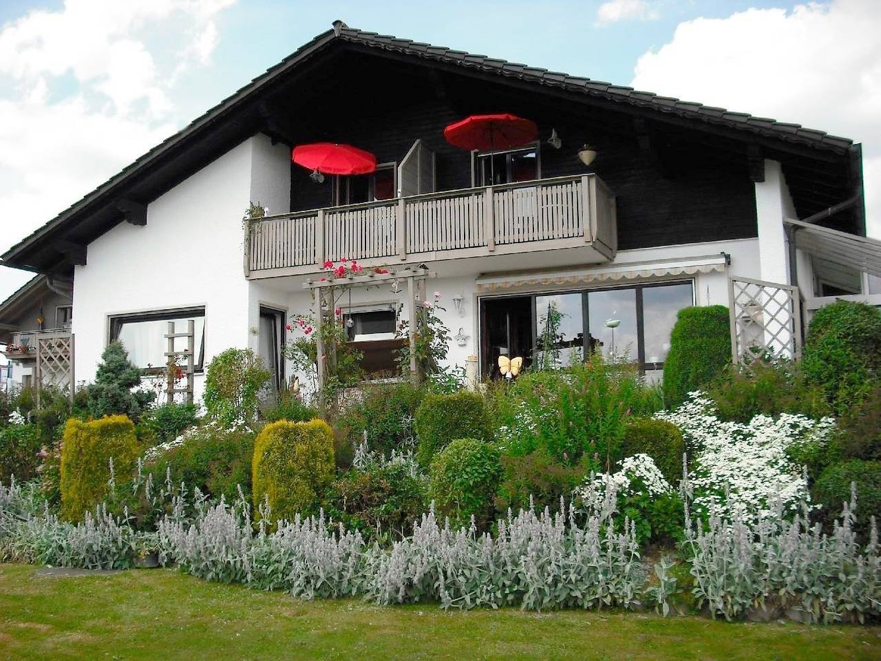Ganze Ferienwohnung, Ferienhaus Holzapfel - Ferienwohnung Sonnenwiese in Geiersthal, Ostbayern