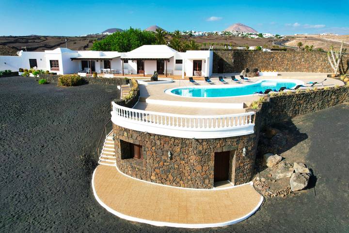 Finca für 10 Personen, mit Pool und Ausblick sowie Garten auf Lanzarote