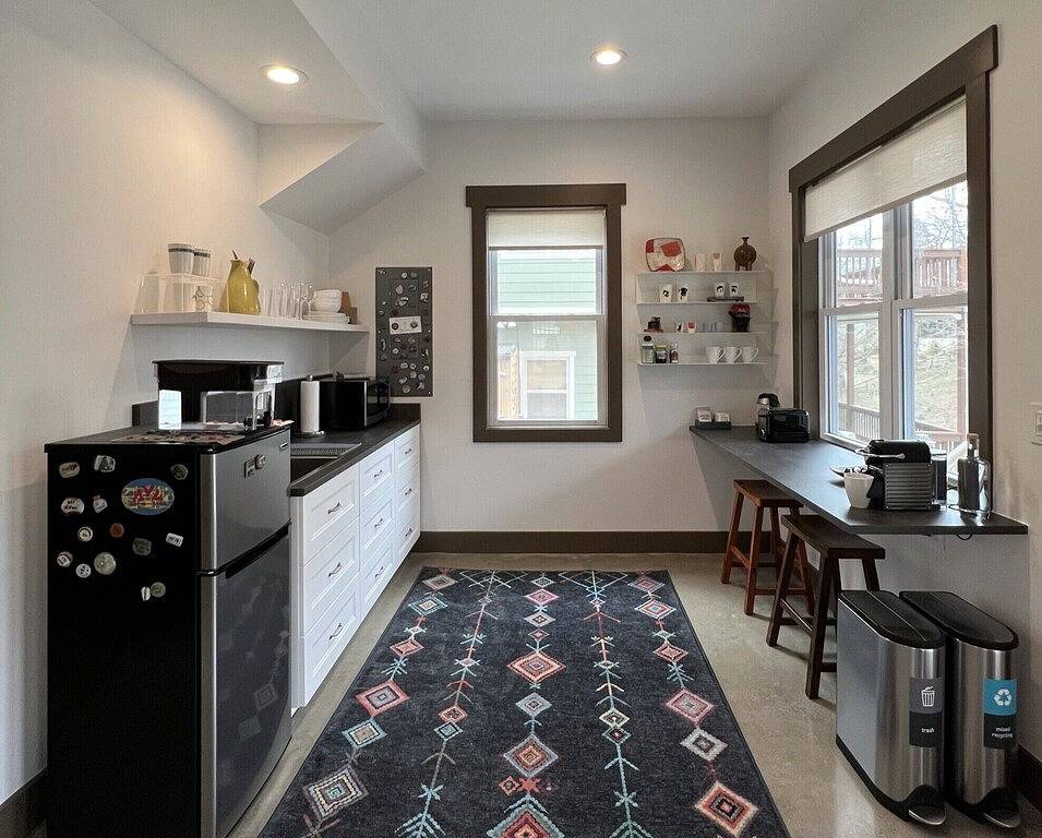 Ganze Wohnung, Charming Montford Five ★ — Comfortable & Quiet — Walk Downtown in Blue Ridge Parkway, Asheville