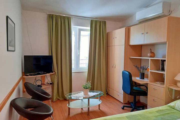 Ferienwohnung für 2 Personen, mit Garten und Terrasse in Pjescana Uvala - 3