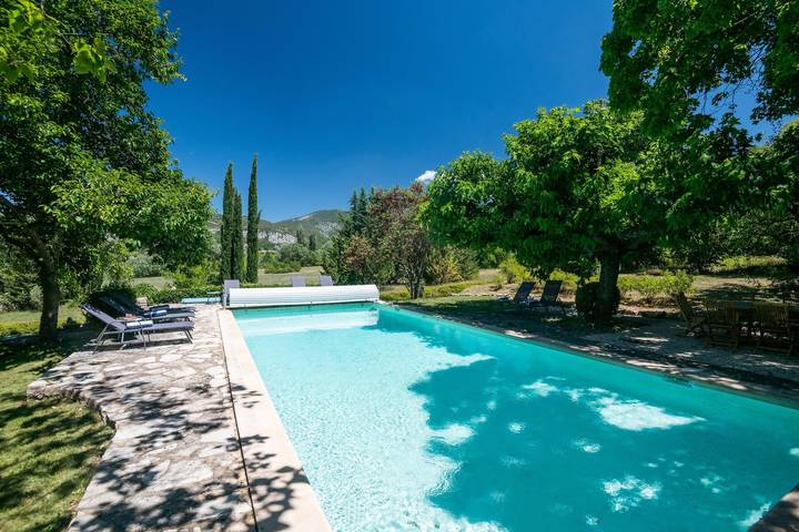 Location de vacances pour 12 personnes, avec piscine ainsi que jardin et terrasse à Malaucène - 3