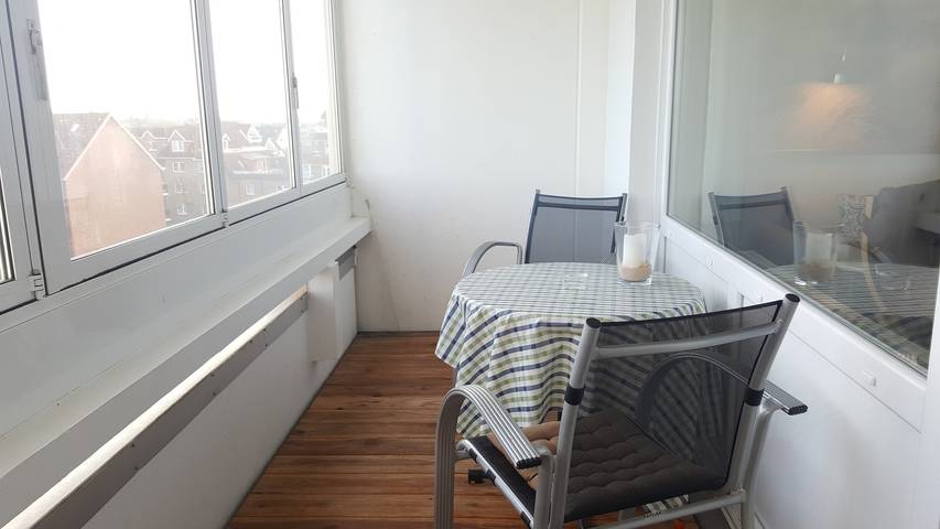 Ganzes Studio, Studio-Apartment '1-Raum-Ferienwohnung im 4. Og' mit Meerblick, Balkon und Wlan in Döse, Cuxhaven