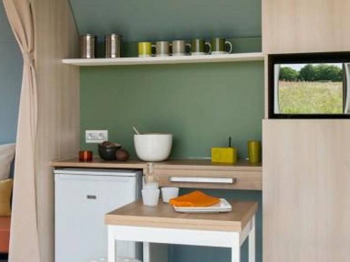 Tente pour 4 personnes, avec bassin pour enfant dans le Lot - 3