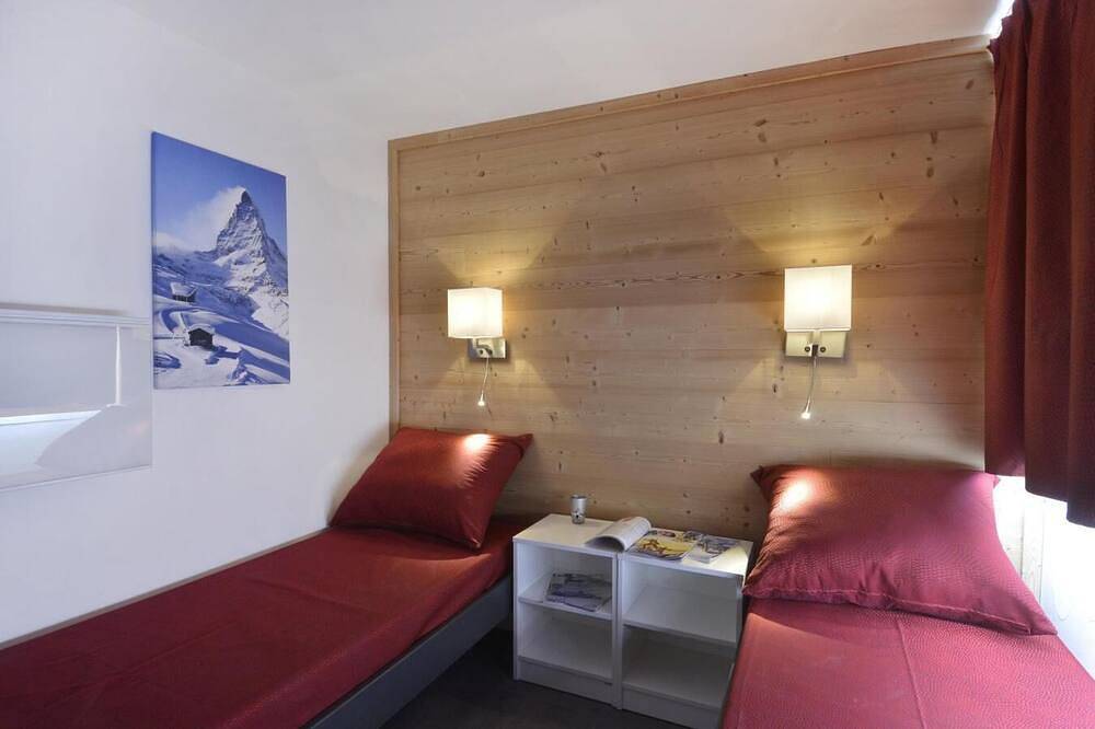 Entire apartment, 100m from resort center, 9th floor, balcony, tv, ski locker, 109m², La Plagne in La Plagne, La Plagne-Tarentaise