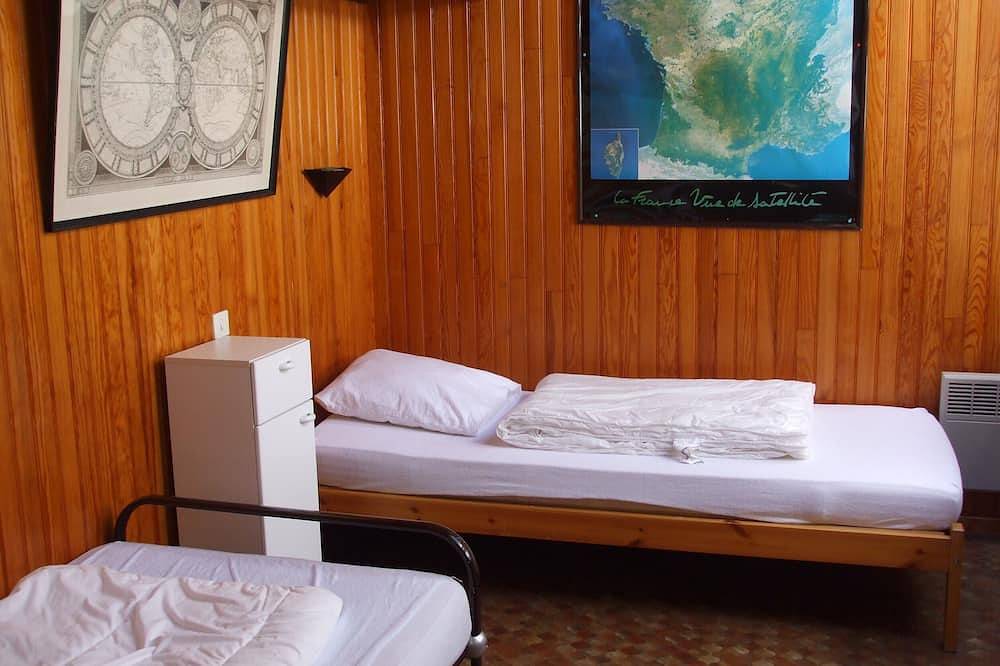 Prestigious villa of 6 rooms with a 1400 sq.m area Lacanau Longarisse in Lac de Lacanau, Lacanau