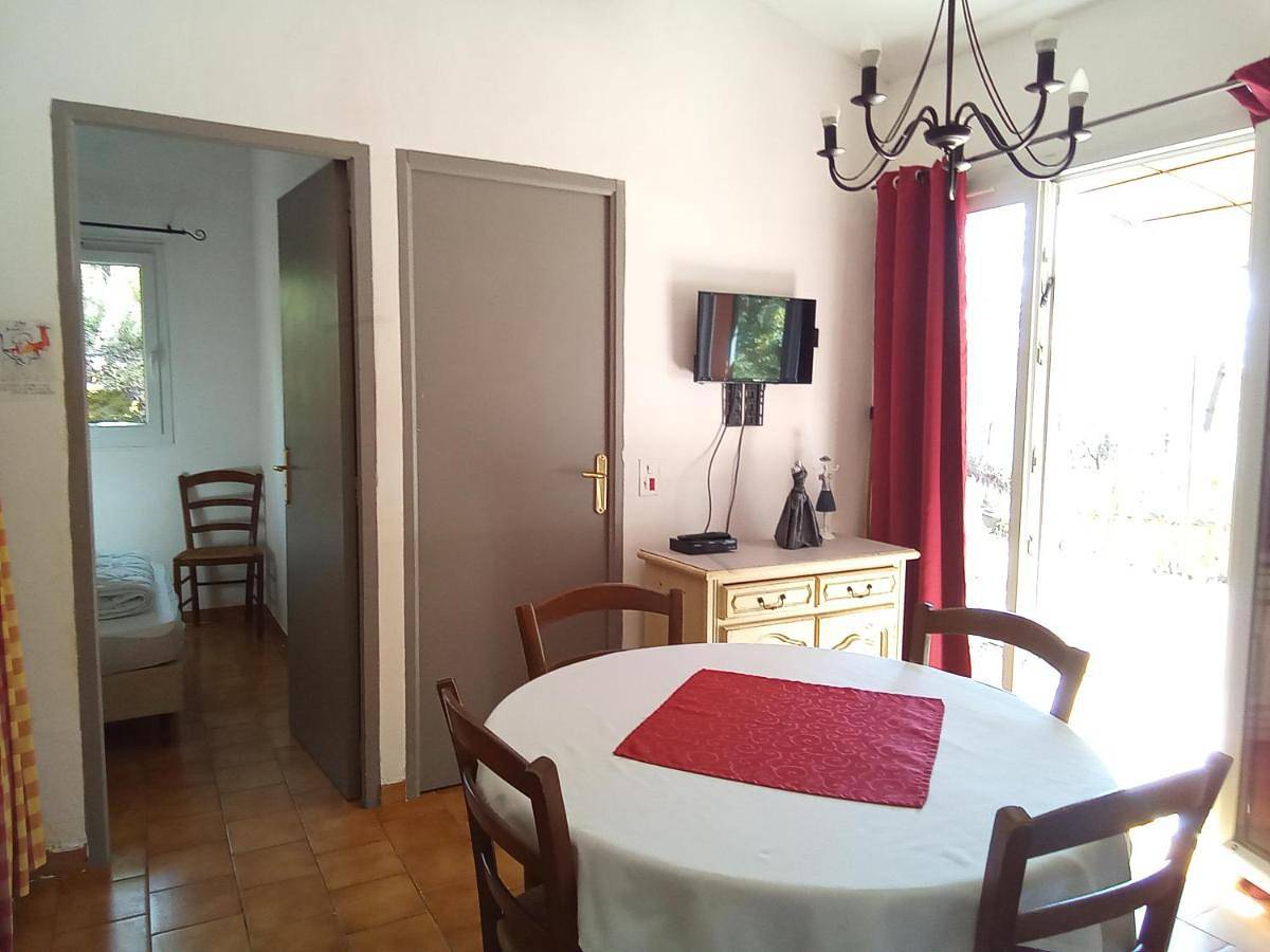 Double Room with Terrace in Villars, Parc naturel régional du Luberon