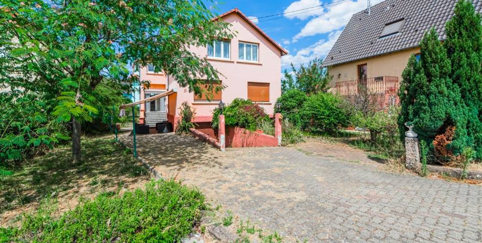 Location de vacances pour 5 personnes, avec jardin, adapté aux familles à Lingolsheim