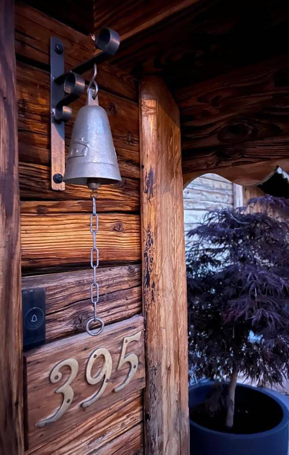 Chalet Vieux Bois, au coeur du village des Rousses in Les Rousses, Parc naturel régional du Haut-Jura