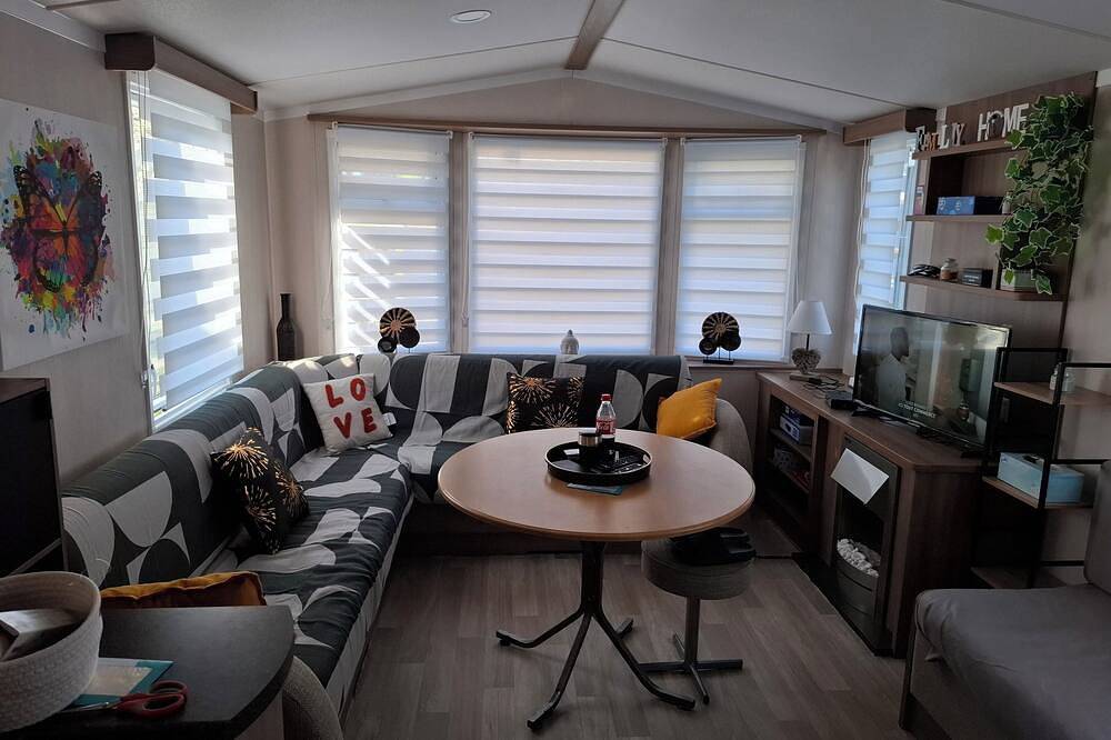 Mobihome Confort 3 Chambres 6 Personnes Dans Le Camping Paradis 4 Etoiles in Clohars-Carnoët, Côte de Cornouaille