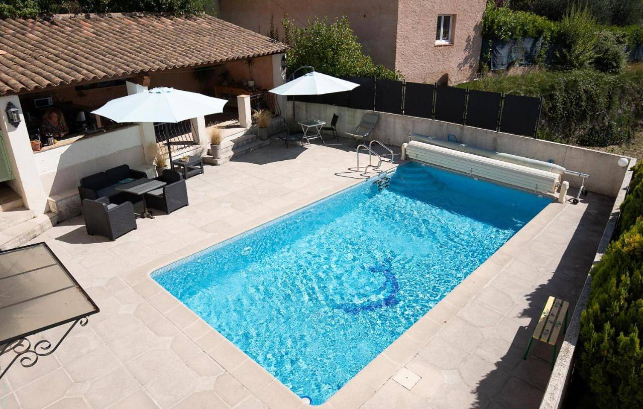 Apartment - Ground Floor in Revest-les-Roches, Côte méditerranéenne (France)