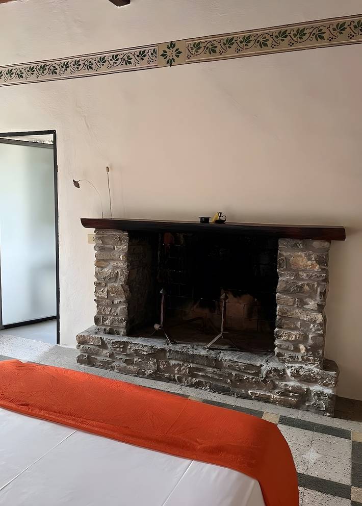 The Bauhaus Room - Lucca Countryside in Lucca, Riviera Toscana