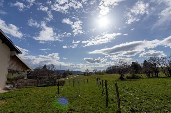 Location de vacances pour 6 personnes, avec jardin et terrasse dans Le Barboux