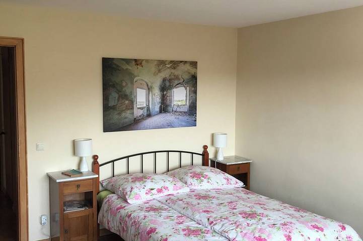 Entire apartment, Bright, spacious apartment within walking distance of the historic old town and castle in Büdingen, Wetterau