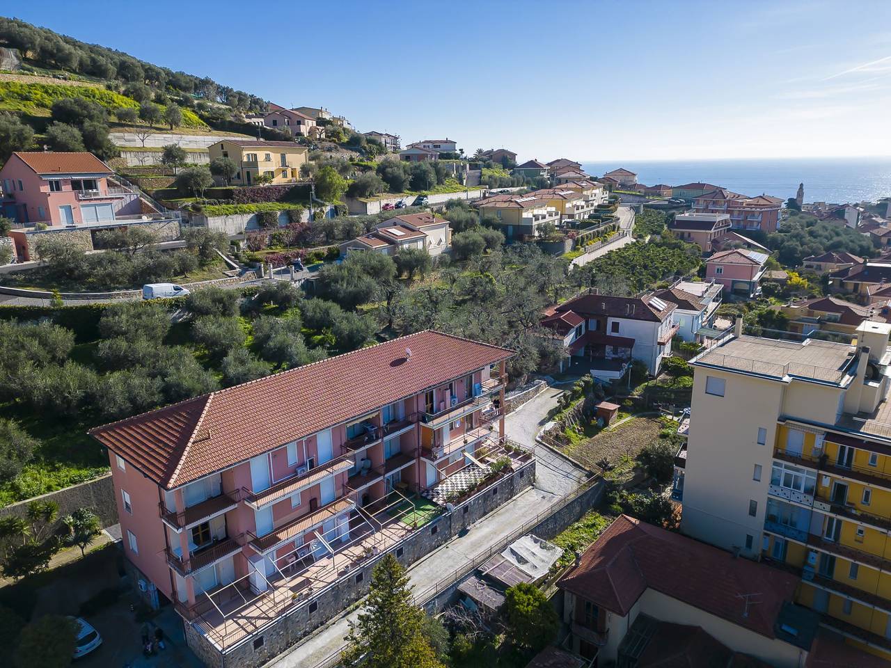 Ganze Ferienwohnung, Casa Lisara - Appartamento con aria condizionata e balcone in San Lorenzo al Mare, Riviera di Ponente