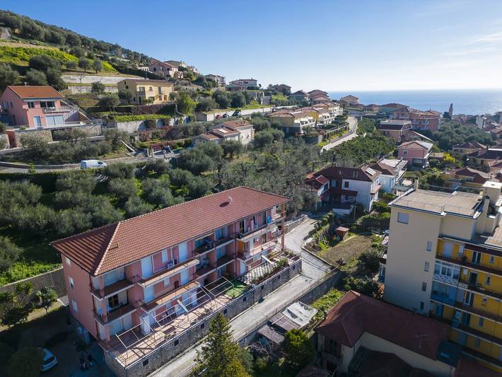 Appartamento intero, Casa Lisara - Appartamento con aria condizionata e balcone in San Lorenzo al Mare, Riviera di Ponente