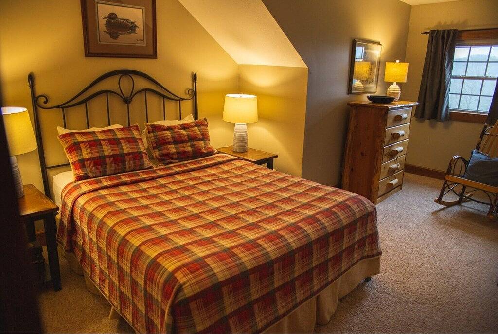 Lodge for 18 Guests in Ohio, USA