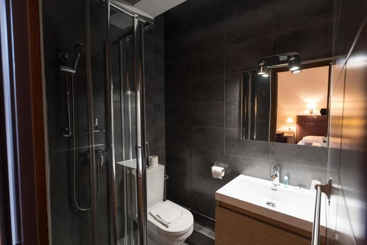 Hôtel pour 2 personnes, avec terrasse et vue à Champagne-au-Mont-d'Or - 4