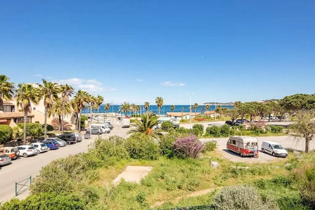 Appartement entier, Appt Vue Mer  Accès Direct Plage & Piscine Gassin in Port Cogolin, Gassin