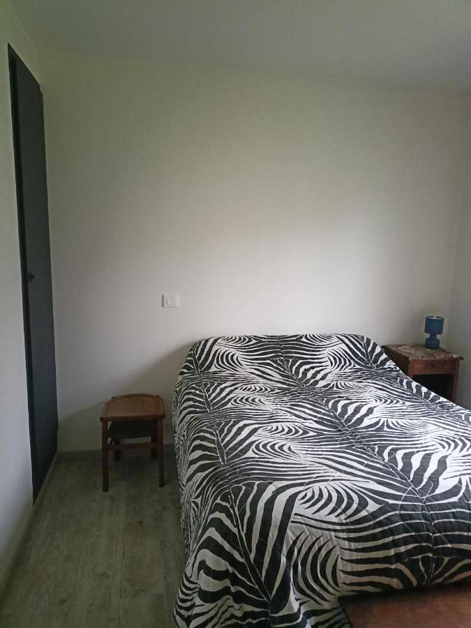 Appartement de vacances entier, Double Room with Garden View in Aydat, Parc naturel régional des Volcans d'Auvergne