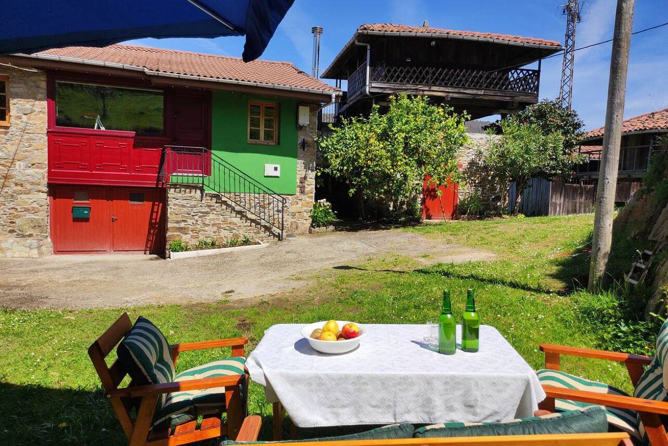 Ganze Wohnung, Ferienwohnung für 6 Personen mit Garten in Pravia, Costa Verde (Spanien)