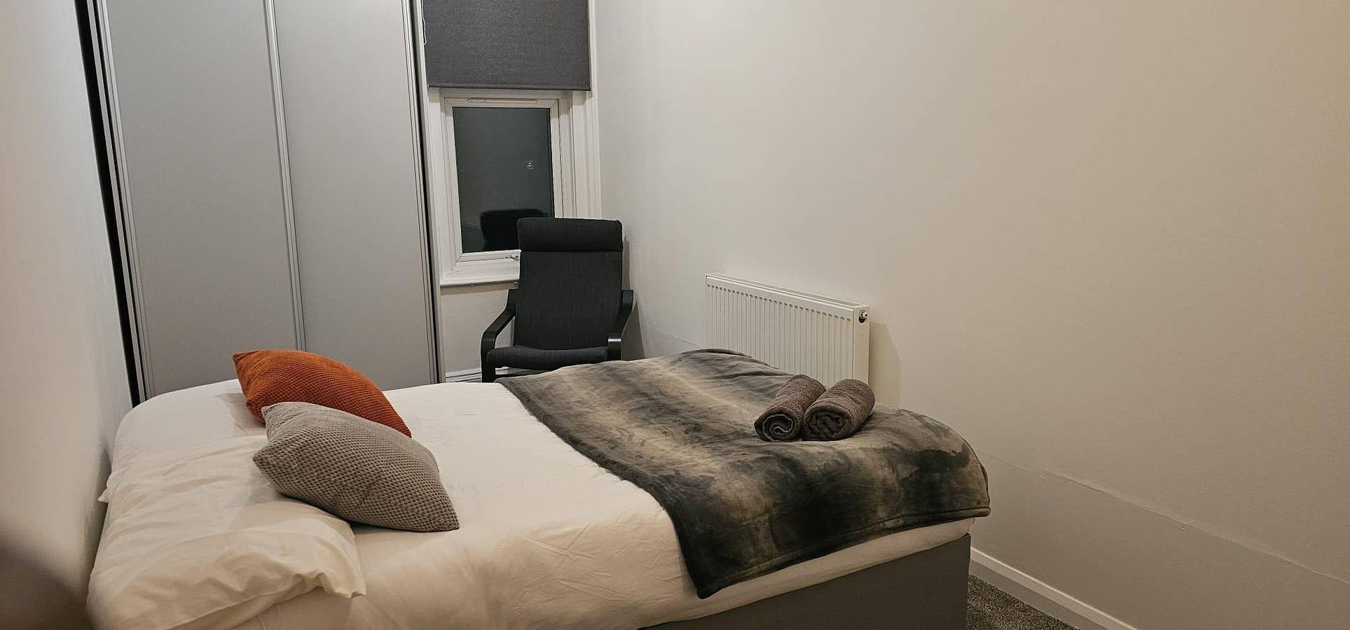 Ganzes Studio, Studio - Sleeps 2 - Ensuite and Private Kitchen in Reading, Berkshire