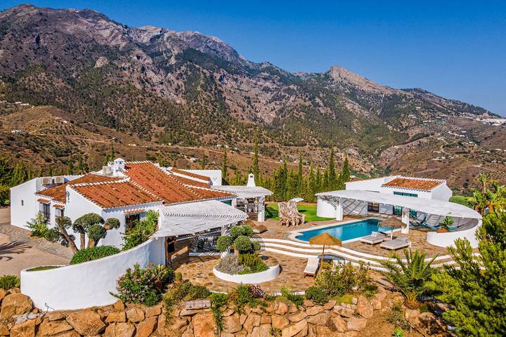 Villa for 10 people, with pool and terrace as well as sauna and garden - 1