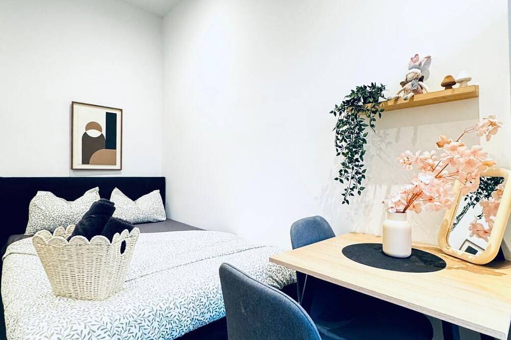 Ganze Wohnung, Practical Studio Stay with Kitchen, Laundry & Great Location in Klosterneuburg, Wienerwald