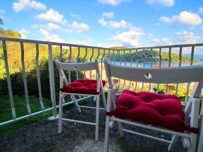 Ganze Wohnung, Apartments Nodilo - One Bedroom Apartment with Balcony and Sea View (Apt 1) in Mljet