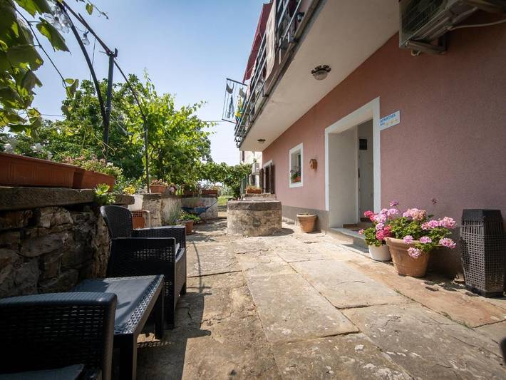 Ferienwohnung für 5 Personen, mit Garten und Terrasse