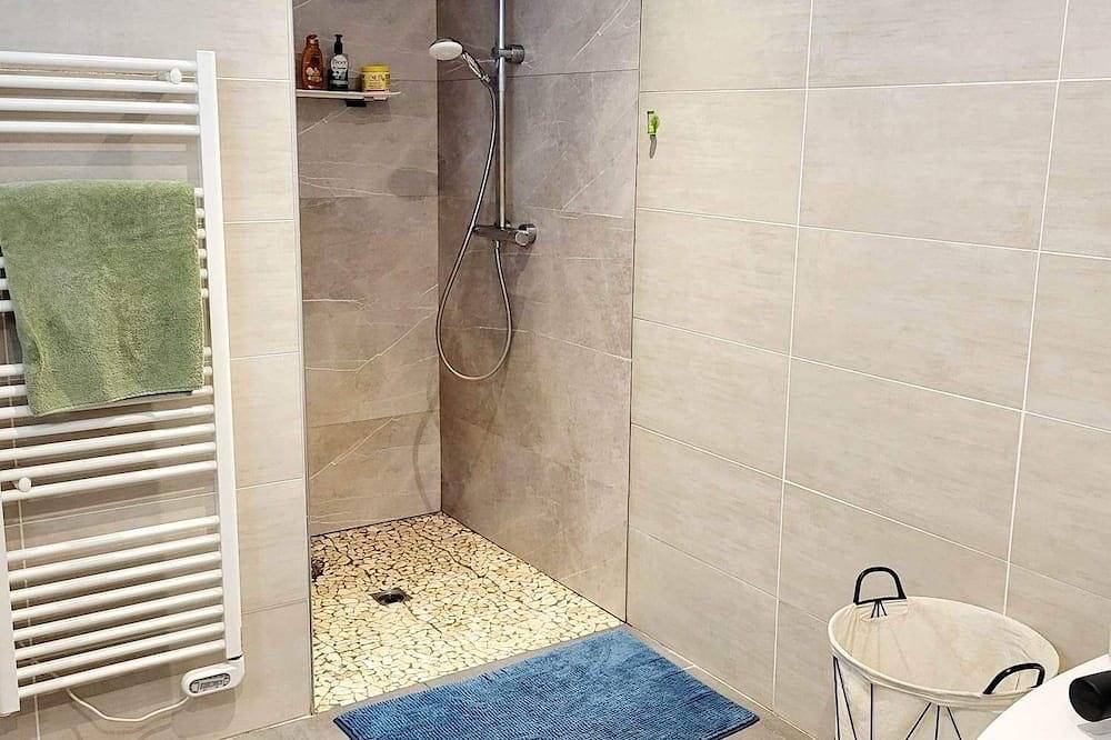 Maison Familiale Contemporaine à 10 min d Orange in Camaret-sur-Aigues, Vaucluse